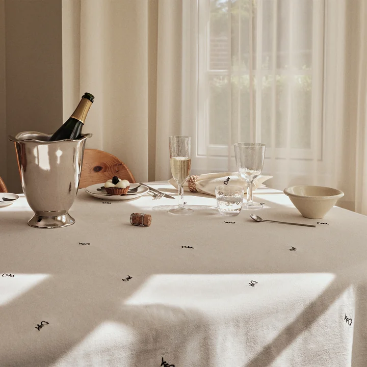 Broste Copenhagen - Mai Tablecloth, black / off-white