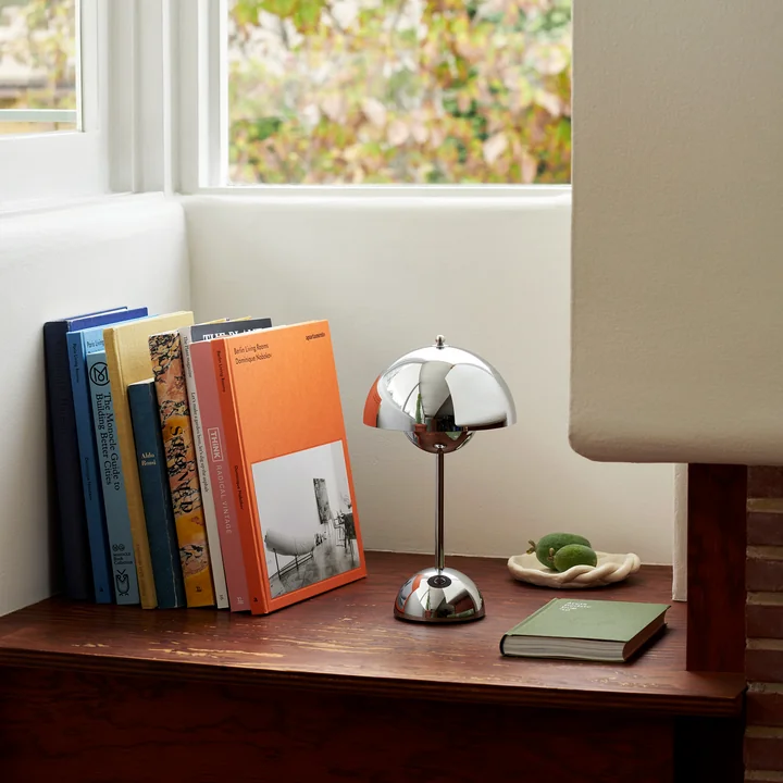 & Tradition - Flowerpot Rechargeable table lamp VP9, chrome plated