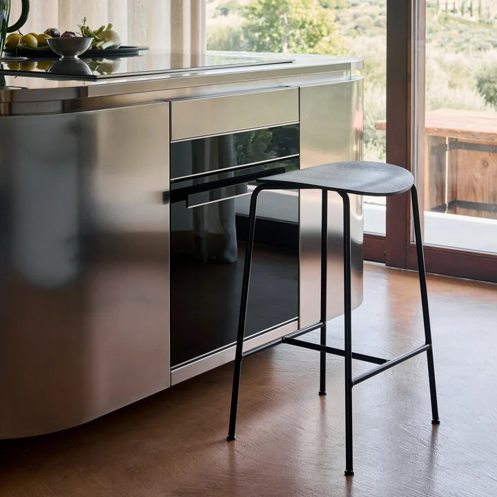 & Tradition - Pavilion AV37 Bar stool, H 68 cm, black oak