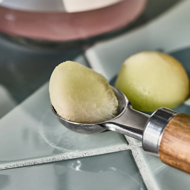 Nicolas Vahé - Melon Fruit cutter, natural acacia