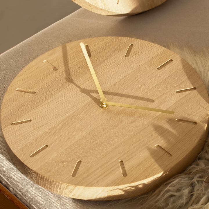 Watch:Out wall clock from applicata