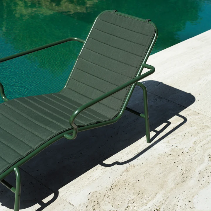 Normann Copenhagen - Vig Deck chair with seat cushion, dark green