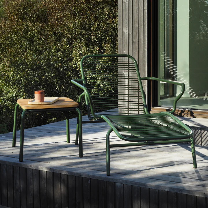 Normann Copenhagen - Vig Deck chair, dark green, side table, dark green / robinia