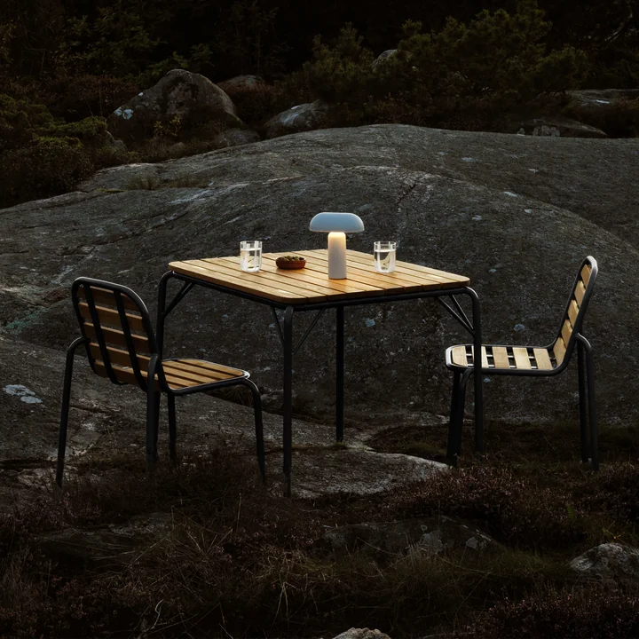 Normann Copenhagen - Vig Table, 90 x 80 cm, Vig Chair, black / robinia