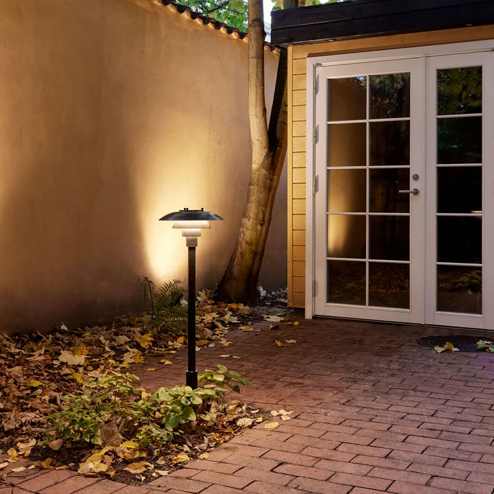 PH 3-2½ Bollard light from Louis Poulsen