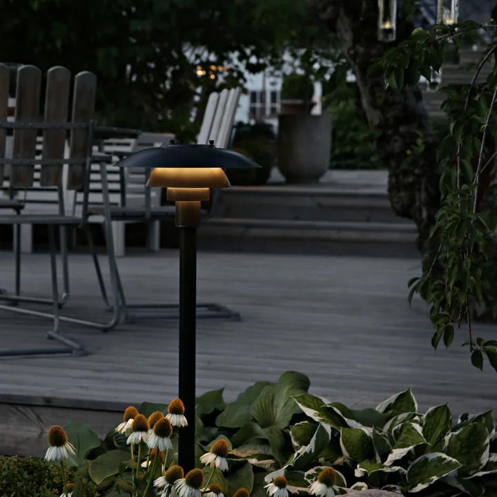 PH 3-2½ Bollard light from Louis Poulsen