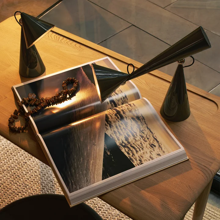 Tom Dixon - Pose Task LED table lamps and LED table lamps, kelp