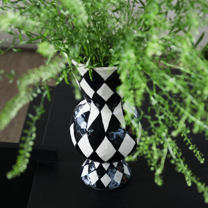 & klevering - Rhombic vase, black