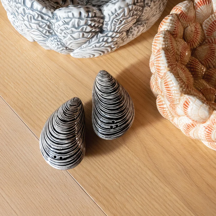 & klevering - Salt and pepper shaker, muslin, black