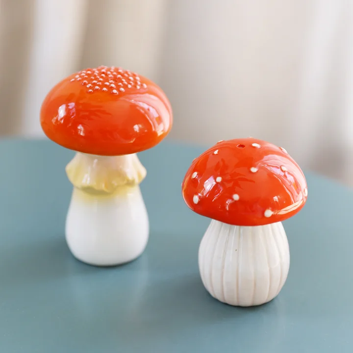 & klevering - Salt and pepper shaker, Mushroom, red / white