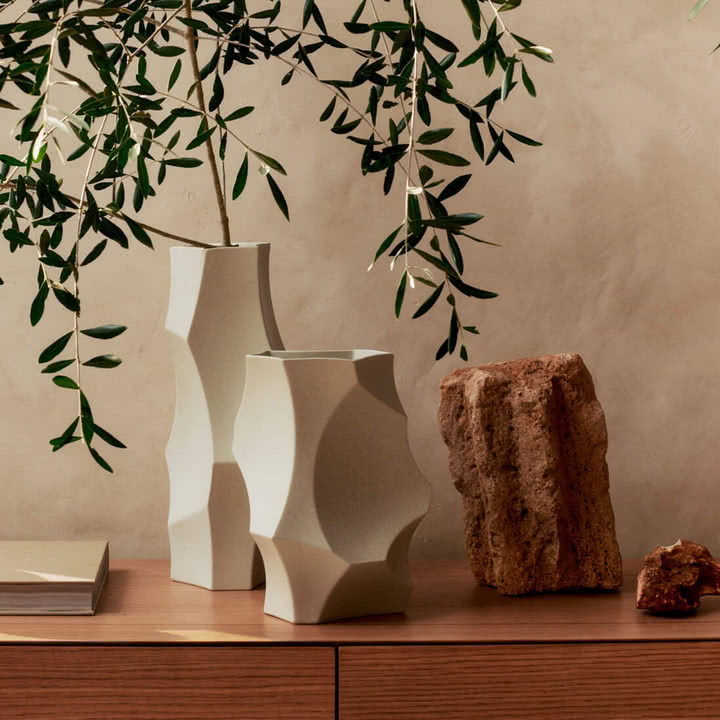Ferm Living - Cueva vases, off-white