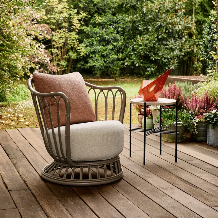 Grace Outdoor Lounge Chair, mushroom gray by Gubi