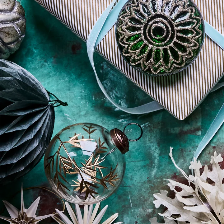 House Doctor - Leaf Ornament, Ø 7.5 cm, clear / gold