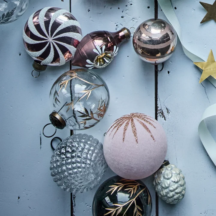 House Doctor - Leaf Ornament, Ø 7.5 cm, clear / gold