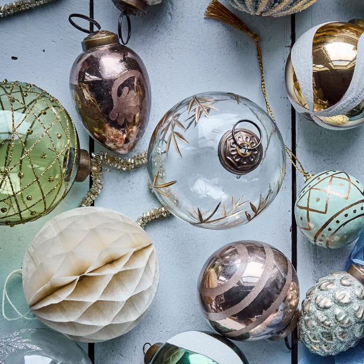 House Doctor - Leaf Ornament, Ø 7.5 cm, clear / gold