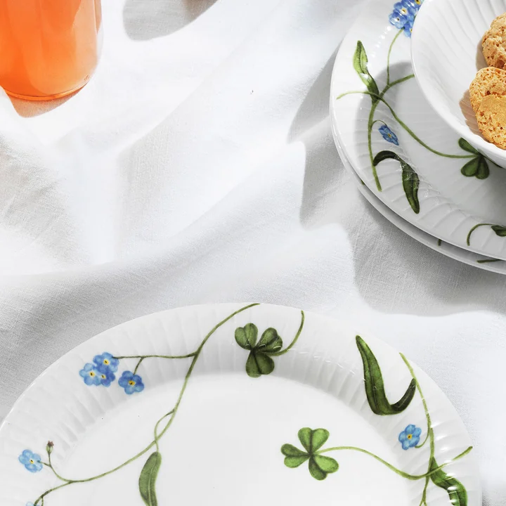 Hammershøi Summer, plate, Ø 22 cm, forget me not by Kähler Design