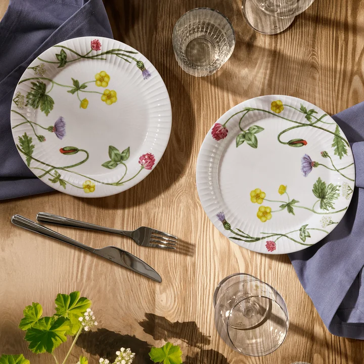 Hammershøi Summer, plate, Ø 22 cm, wild flowers by Kähler Design