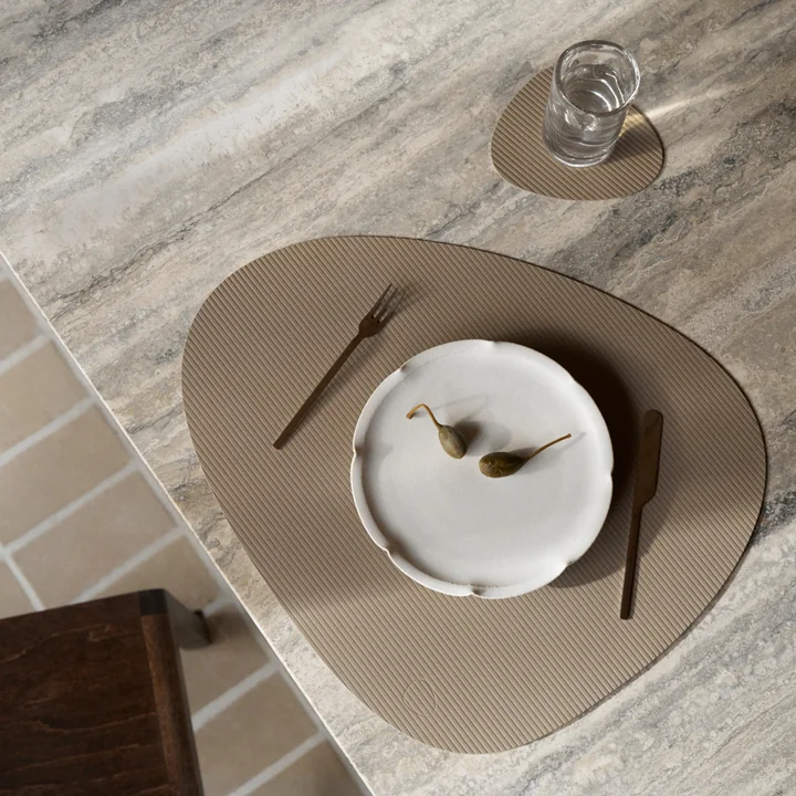 Lind DNA - Glasuntersetzer Curve and placemat Curve L, Corduroy clay brown