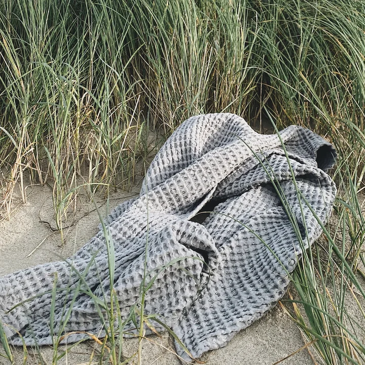 The bath towel with waffle structure from Humdakin, 70 x 135 cm, stone