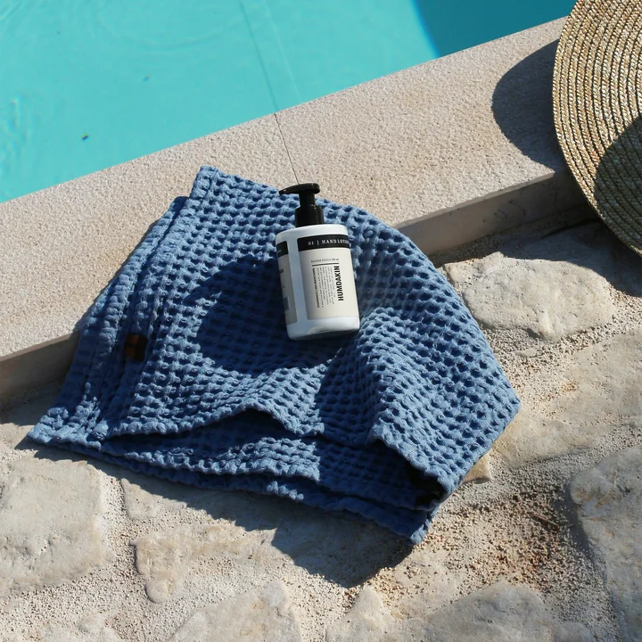 Bath towel with waffle structure, 70 x 135 cm from Humdakin in ocean