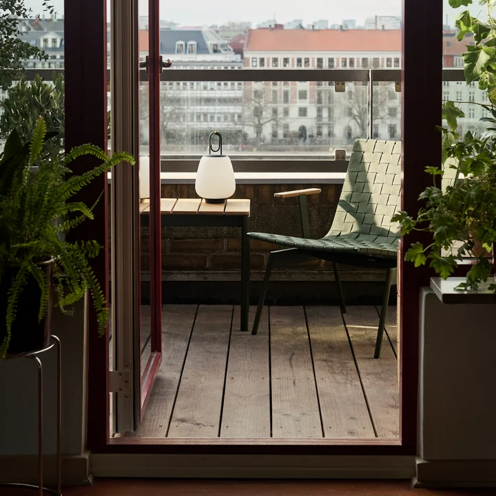 & Tradition - Ville AV45 Outdoor Lounge Chair with armrests, Lucca SC51 Portable Battery LED Outdoor -lamp