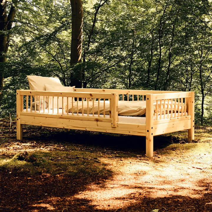 Flexa - Raw single bed with fall protection, 90 x 200 cm, pine wood