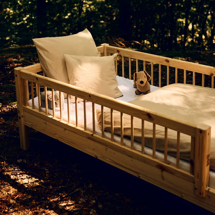 Flexa - Raw single bed with fall protection, 90 x 200 cm, pine wood