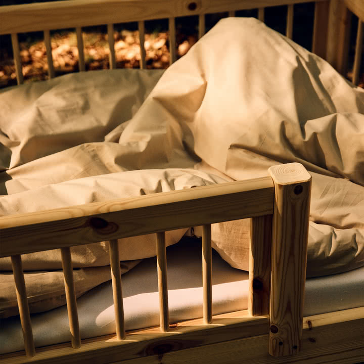 Flexa - Raw single bed with fall protection, 90 x 200 cm, pine wood