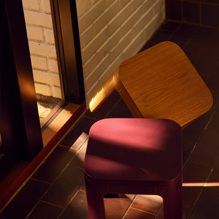 Flexa - Nova stool, 30 x 30 cm, pomegranate and oak
