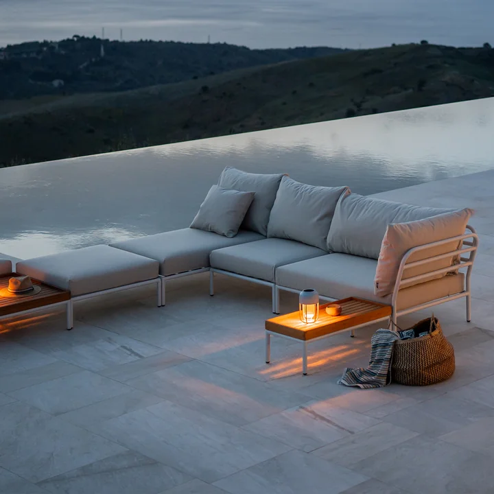HOUE - Level 2, muted white, ash - Group