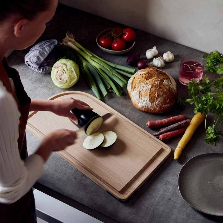 Andersen Furniture - Curve chopping board, large, 50 x 27 cm, oak