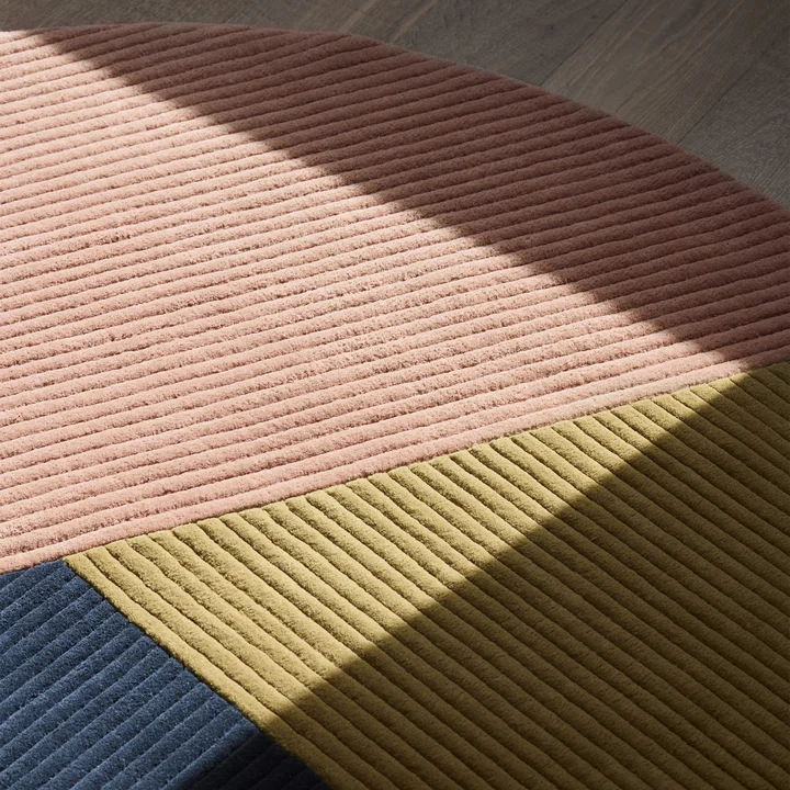 Northern - Row wool rug, Ø 200 cm, caviar, tuscany, tapenade
