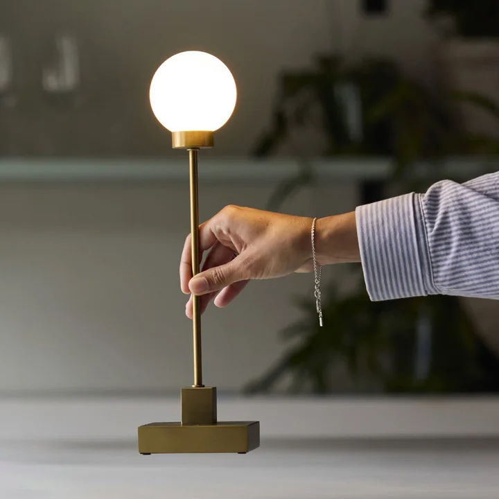 Northern - Snowball LED table lamp with rechargeable battery, brass