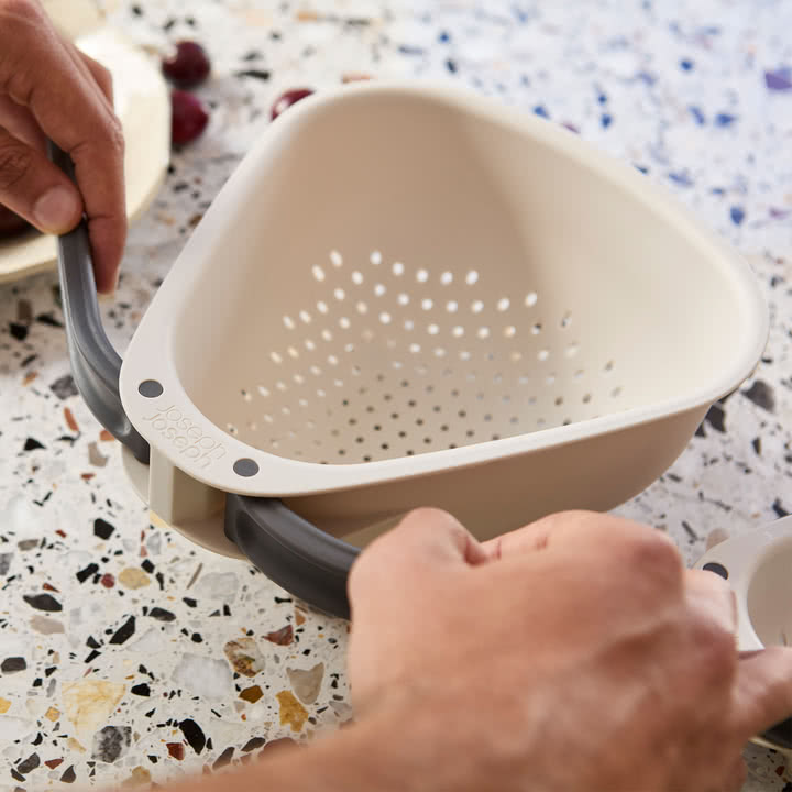 Joseph Joseph - Droplet Kitchen colander with foldable handles, large, stone