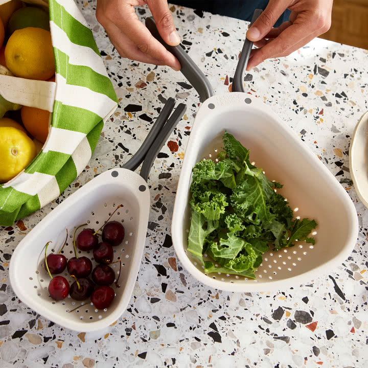 Joseph Joseph - Droplet Kitchen colander with foldable handles, stone