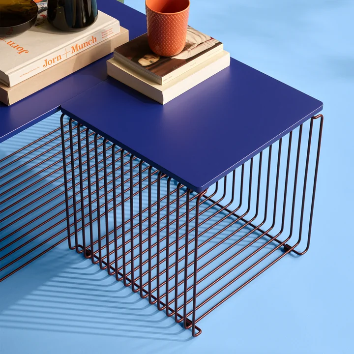 Montana - Panton Wire Shelf / side table 34.8 cm, black-red