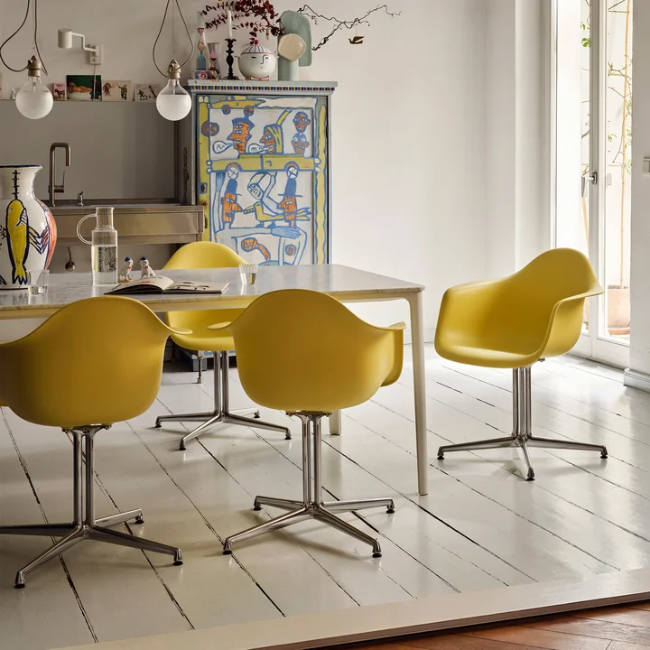 Vitra - Eames Plastic Armchair DAL RE, polished / mustard