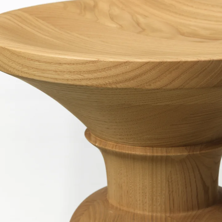 Vitra - Eames Stool, model B, natural chestnut