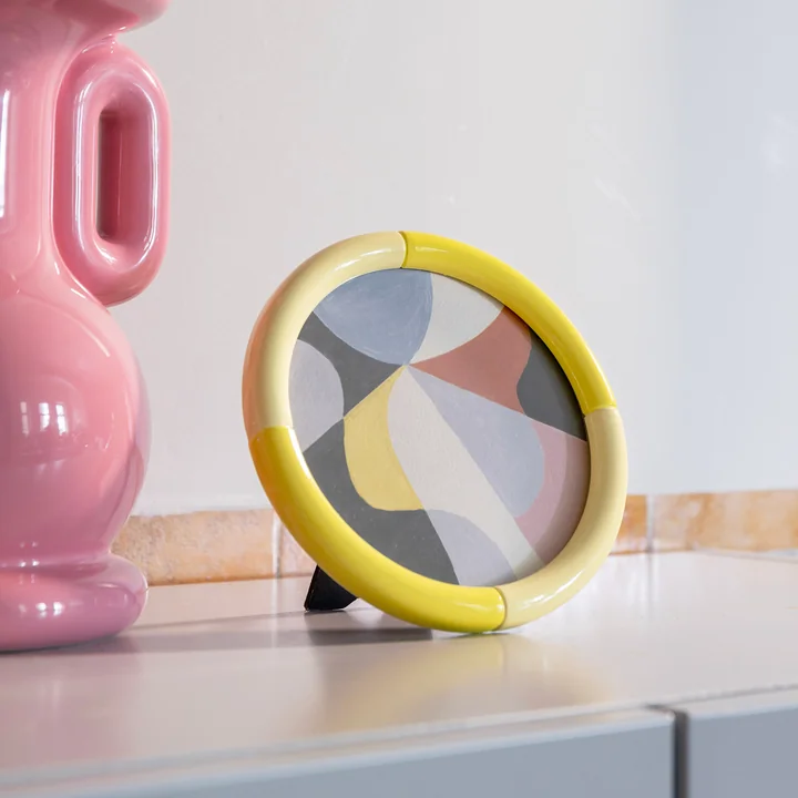 & klevering - Rift picture frame, Ø 17 cm, yellow