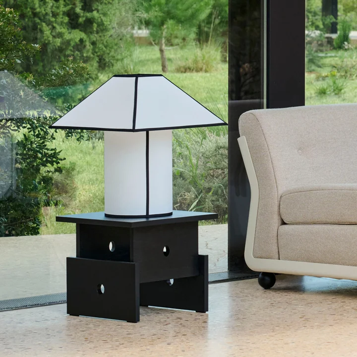 HAY - Ava Pyramid Table lamp Ø 45 cm, white, Woodbox coffee table, black