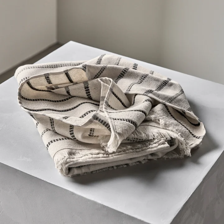 Meraki - True Towel, 140 x 70 cm, off-white / black