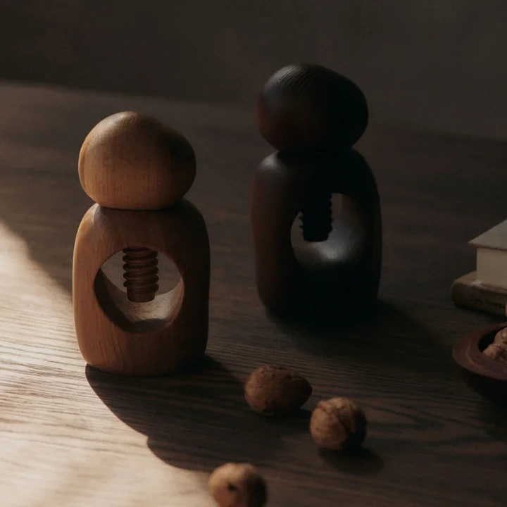Ferm Living - Cairn nutcracker, varnished oak and dark brown ash
