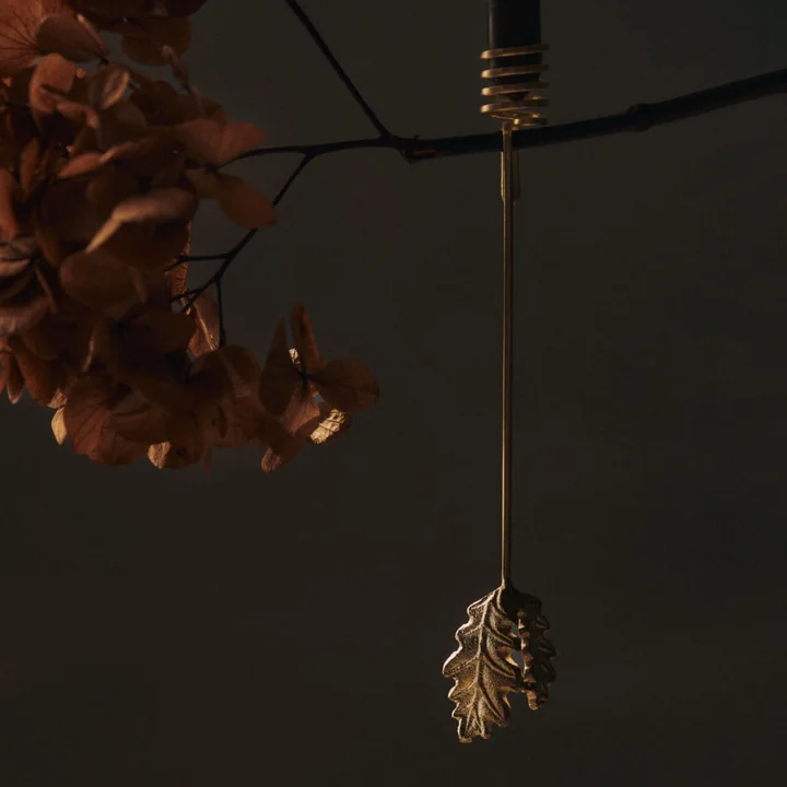 Ferm Living - Oak Leaf Christmas tree candle holder, brass