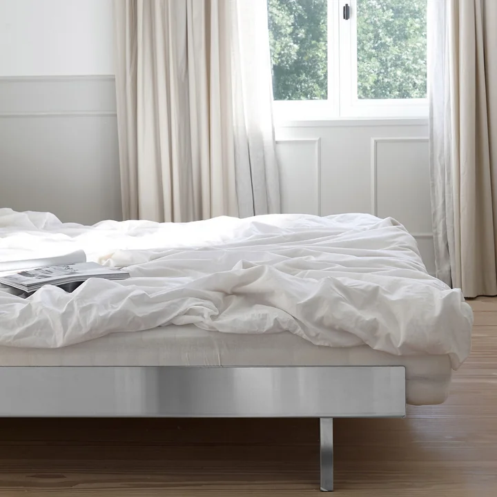 Moebe - Bed, 90 - 180 cm, H 29 cm / stainless steel
