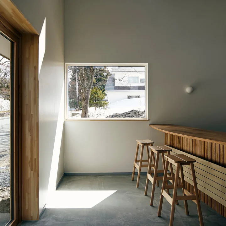 Form & Refine - Angle Bar stool H 65 cm, oiled oak