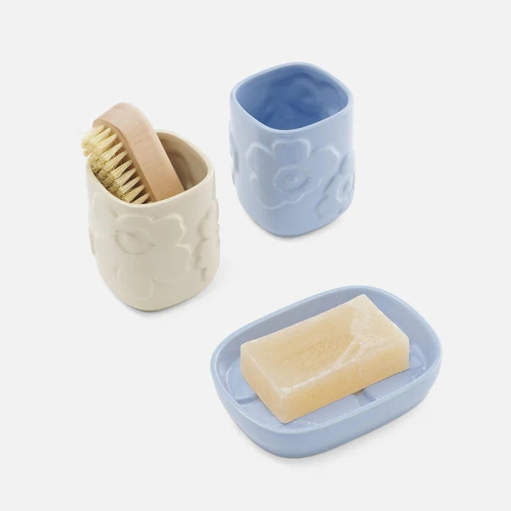 Marimekko - Unikko bathroom accessory set, sky blue & natural (fall / winter 2025)