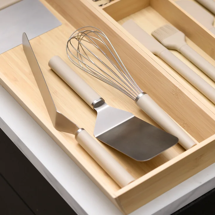 Rosti - Emma kitchen utensils, humus