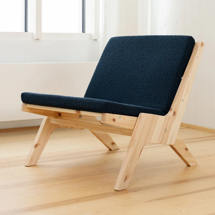 Karup Design - Sway Lounge Chair with seat cushion, natural pine / oxford blue