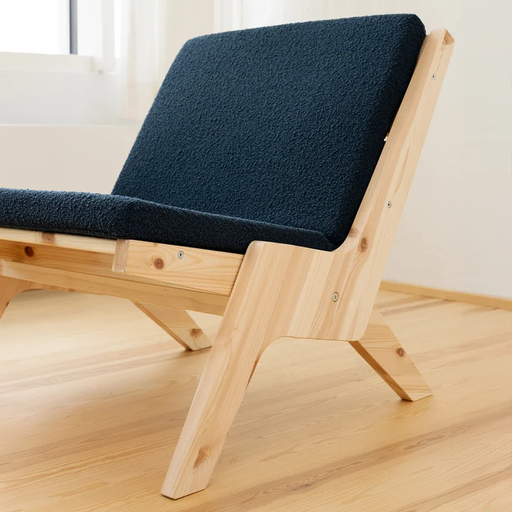 Karup Design - Sway Lounge Chair with seat cushion, natural pine / oxford blue