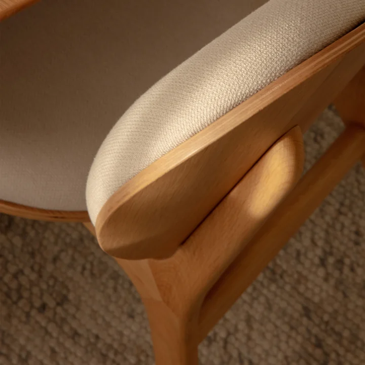 Umage - A Conversation Piece Chair, oak / white sands